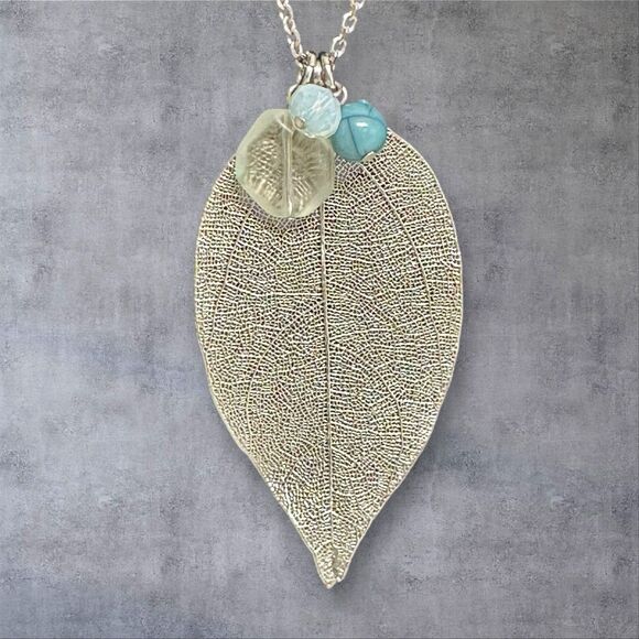 Express Openwork Filigree Leaf Pendant 34" Necklace Silver Tone Chain Beaded - Picture 9 of 10